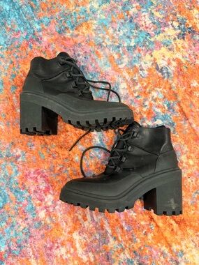 Sperry Lug Sole Combat Boots Women’s Black Platform Heeled Ankle Boots